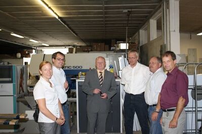 V. l. n. r. Bundestagskandidatin Dagmar Schmidt, SPD-Vorsitzender David Rauber, Landrat Wolfgang Schuster, Geschäftsführ