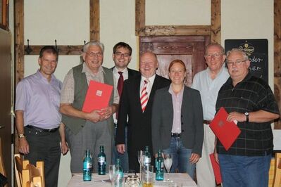 V.l.n.r.: Jürgen Mock, Heinz Rutenkolk, David Rauber, Wolfgang Schuster, Dagmar Schmidt, Lothar Diehl und Gerhard Reuhl