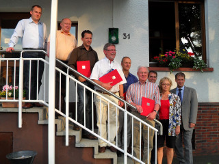 Vorstandsmitglieder und Geehrte in Katzenfurt